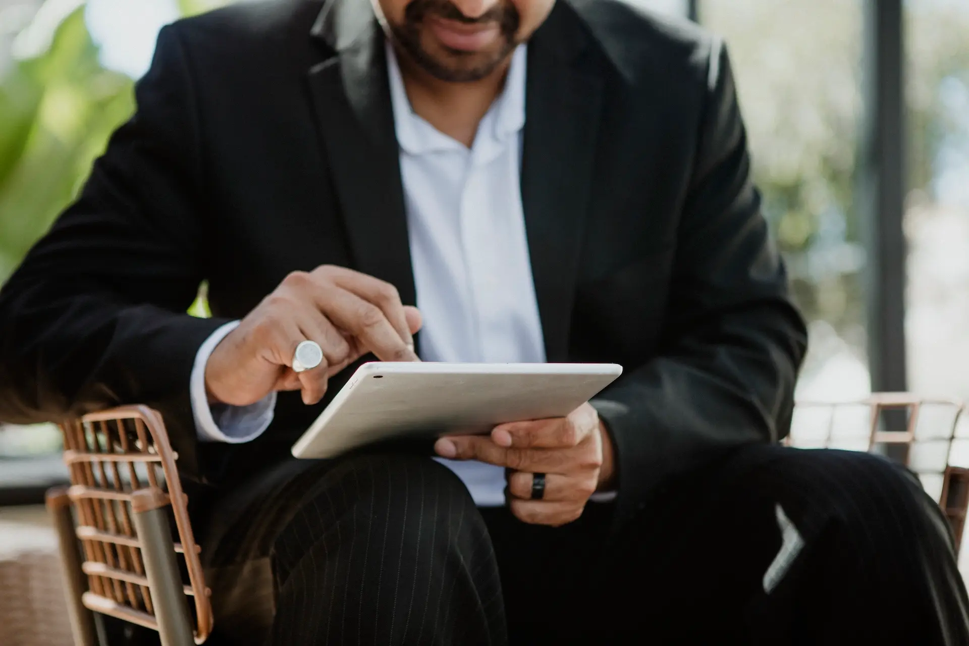 hotel revenue management corporate travel bookings midweek occupancy